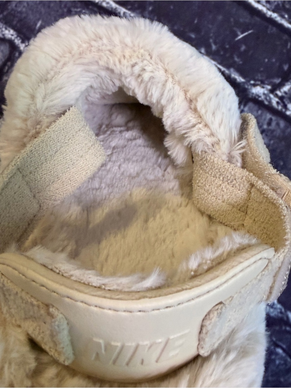 Nike Plush Slip-On Mule Slides in Cream - Picture 8 of 8